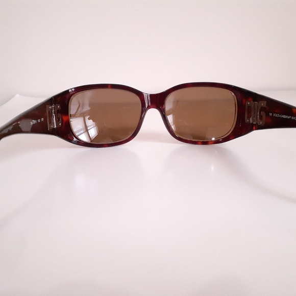 Dolce & Gabbana Tortoise Sunglasses with Signature Coach Case - Picture 10 of 11